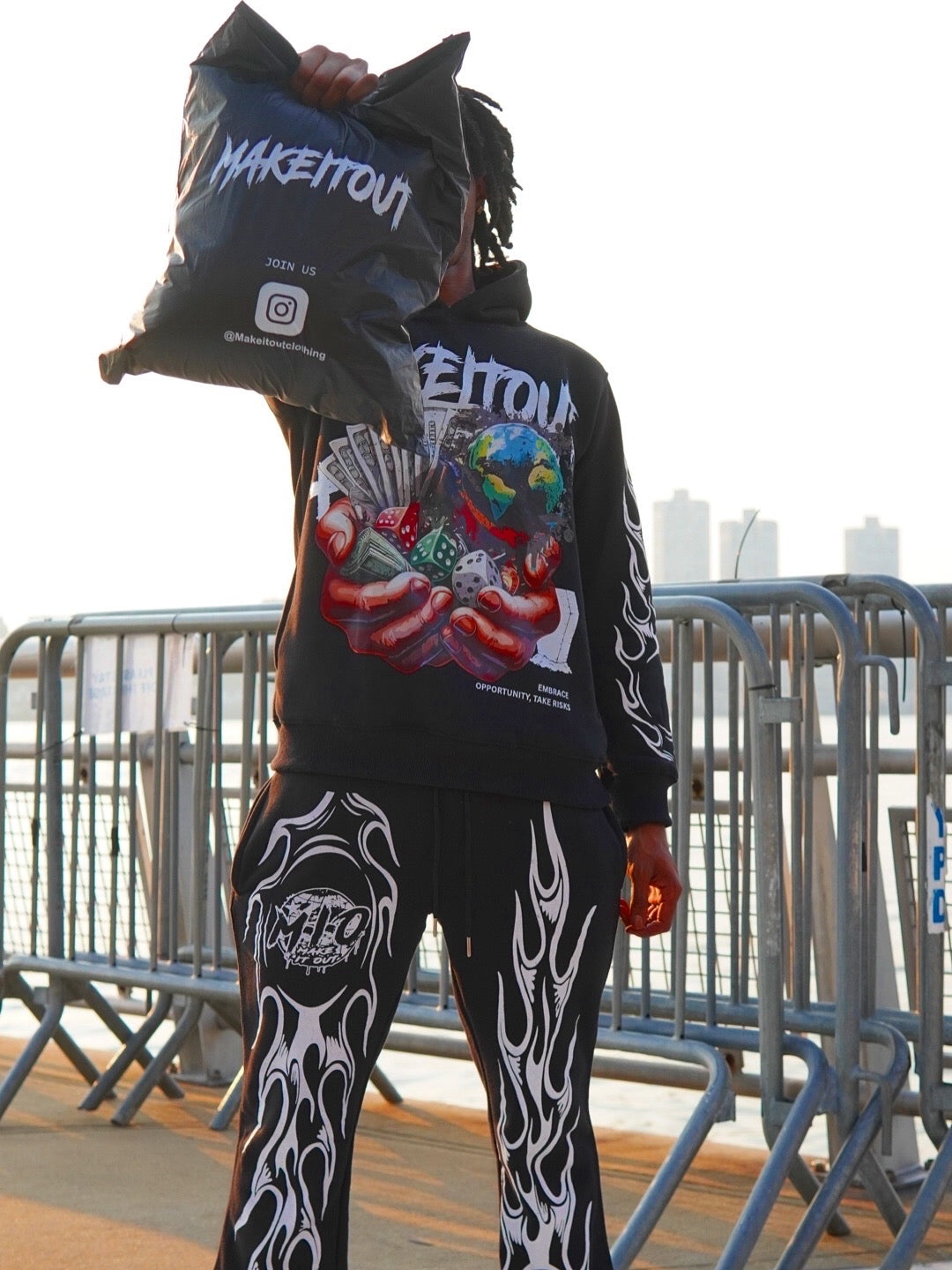 BLACK MAKE IT OUT SWEATSUIT